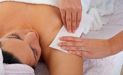 Cạo lông khiến cho các cách làm trắng vùng nách trở nên kém hiệu quả