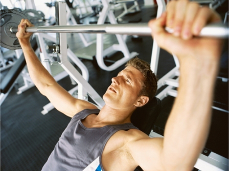 Bằng cách chú ý đến những động tác khi tập gym, việc tăng cân tăng cơ sẽ hiệu quả và an toàn hơn