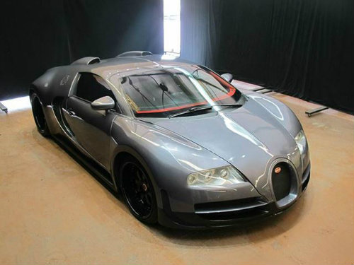 So với con số triệu đô của phiên bản thật thì sản phẩm nhái lại siêu xe Bugatti Veyron chỉ đáng xếp vào loại ô tô giá rẻ