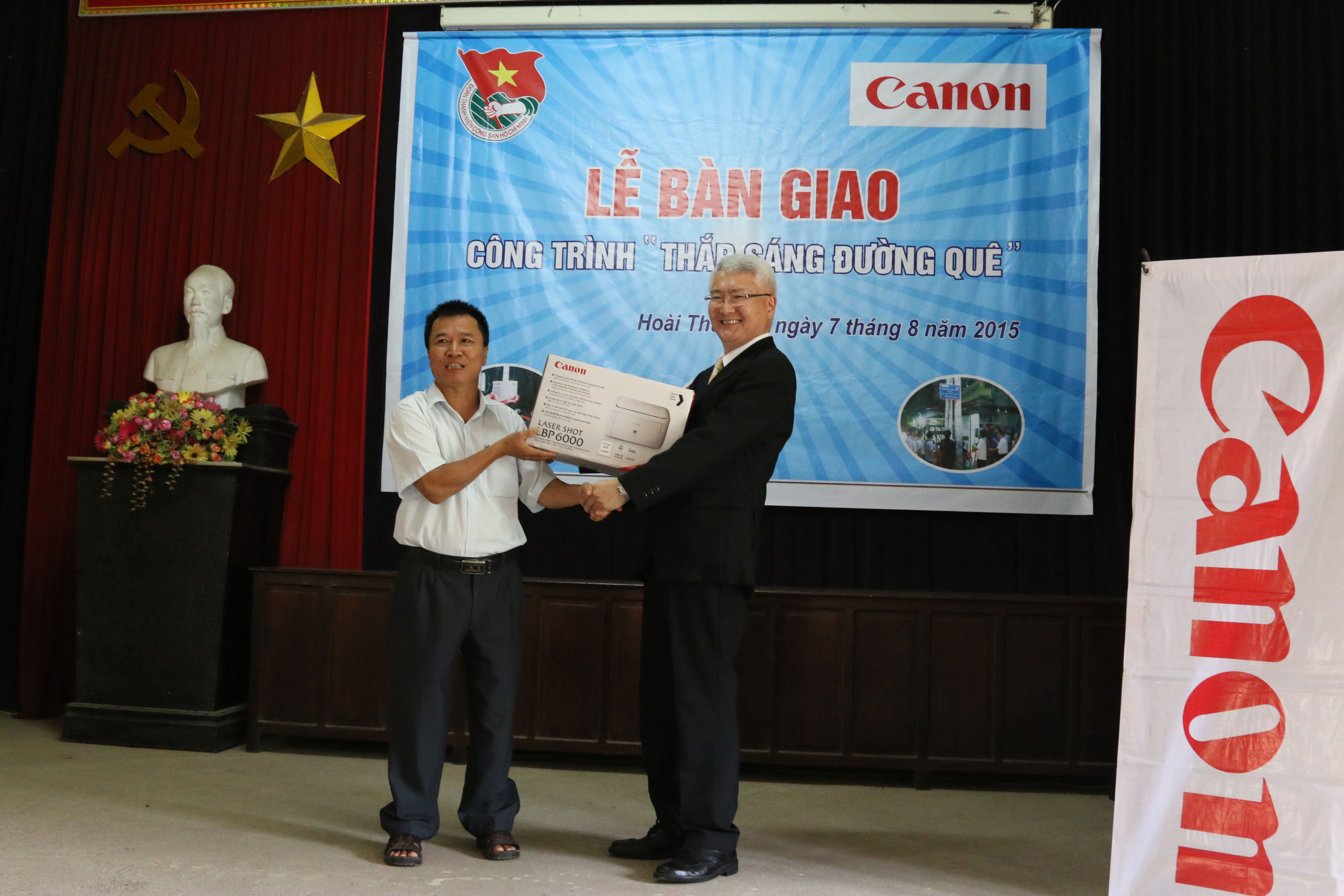 C&ocirc;ng ty TNHH Canon Việt Nam tổ chức lễ b&agrave;n giao C&ocirc;ng tr&igrave;nh &ldquo;Thắp s&aacute;ng đường qu&ecirc;&rdquo; 