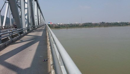 cầu Bến Thủy (nối giữa Nghệ An và Hà Tĩnh)