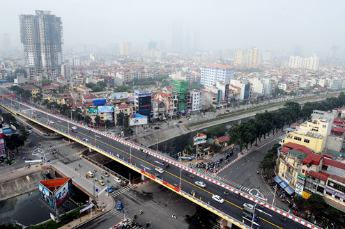 Công trình cầu vượt Nguyễn Chí Thanh - Đường Láng sai phạm trong phê duyệt dự toán giá gói thầu đã làm nâng giá hơn 2,3 tỉ đồng
