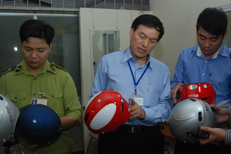 Theo ông Trần Quốc Tuấn, Cục trưởng Cục Quản lý Chất lượng sản phẩm, hàng hóa, mũ không phải MBH là những mũ có cấu tạo không đủ các thành phần, ...