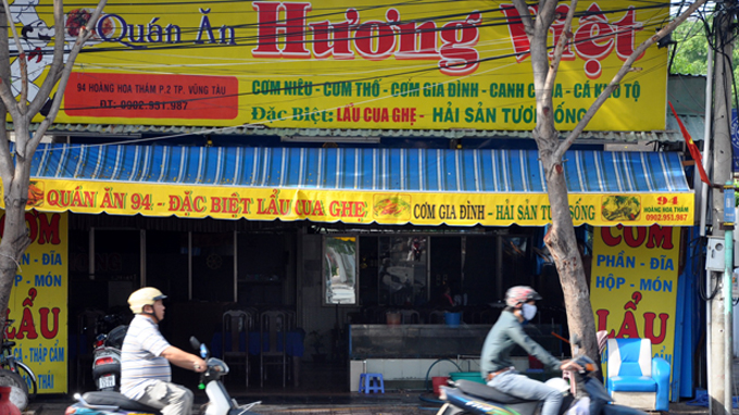Quán Hương Việt dù đã đổi tên thành Hào Long Sơn nhưng vẫn bị khách hàng khiếu nại chặt chém