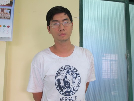 Đối tượng Phan Tấn Phong lúc mới bị bắt vì tội chuốc thuốc mê ông bà ngoại để trộm đồ cổ
