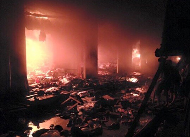 Hiện trường đám cháy tại chợ Đắk Mil 