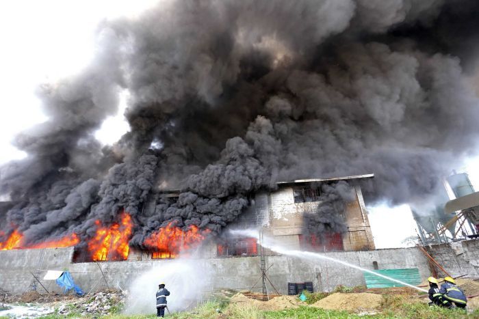 Dù lực lượng cảnh sát cứu hỏa nỗ lực dập lửa, vụ cháy chợ kinh hoàng vẫn cướp đi sinh mạng của 15 người