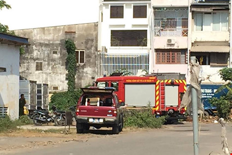 Thực tế, vụ ‘cháy lớn’ chỉ là do đốt rác phế liệu tại một công trình xây dựng gần sân bay Tân Sơn Nhất