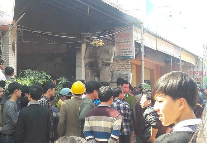 Hiện trường vụ cháy nhà ở huyện Quỳnh Lưu, Nghệ An ngày 10/2