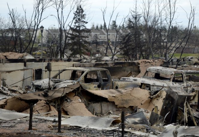 Đám cháy lớn đã thiêu rụi hơn 2.290 km2 đất và phá hủy hàng ngàn ngôi nhà