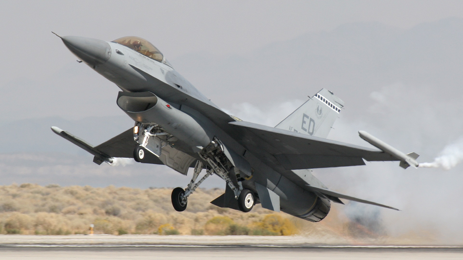 Chiến đấu cơ F-16 Fighting Falcon là một trong những dòng tiêm kích hiện đại nhất thế giới