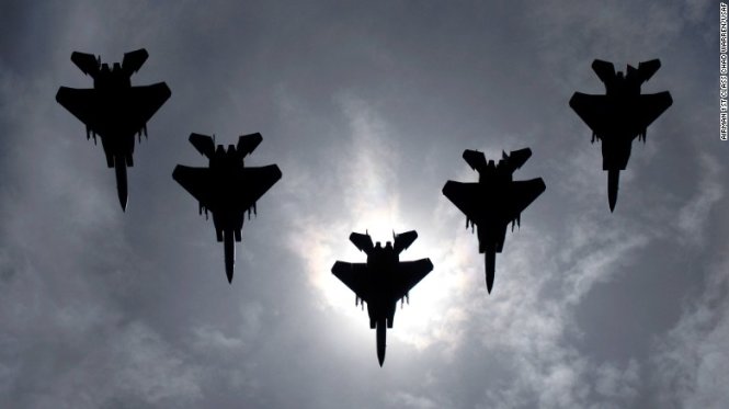 ​Mỹ triển khai chiến đấu cơ F-15 tập trận 