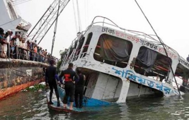 Hiện trường một vụ chìm phà ở Bangladesh hồi tháng 2/2015