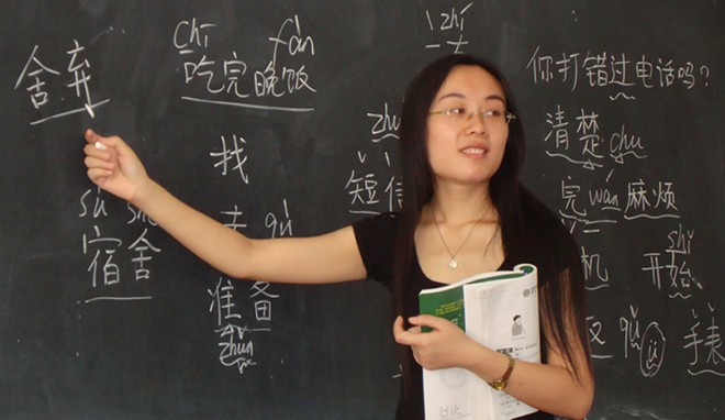 Cô giáo Qin sẽ phải lựa chọn giữa việc phá thai hay mất việc do những bất cập trong chính sách một con của Trung Quốc