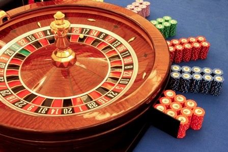 Dự thảo nghị định mới cho pép người Việt có thu nhập chính đáng từ 21 tuồi trở lên vào chơi tại casino. Ảnh minh họa