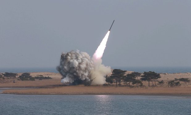 Triều Tiên phóng tên lửa trong một bức ảnh được KCNA công bố ngày 1/4