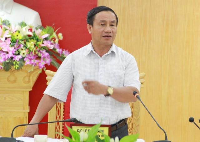 Ông Lê Đình Sơn - Phó Bí thư Tỉnh ủy, Phó Chủ tịch UBND tỉnh - trúng cử chức danh Chủ tịch UBND tỉnh Hà Tĩnh với số 44/44 phiếu. 