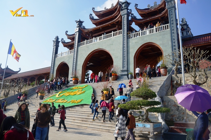 chùa Ba Vàng ở Uông Bí 