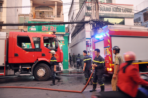 Cháy ở TP Hồ Chí Minh, 3 em nhỏ thoát chết trong gang tấc. Ảnh: Dân trí