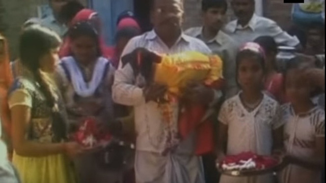 Câu chuyện lạ về đám cưới hoàng tráng của hai con chó ở Ấn Độ khiến nhiều người ngạc nhiên