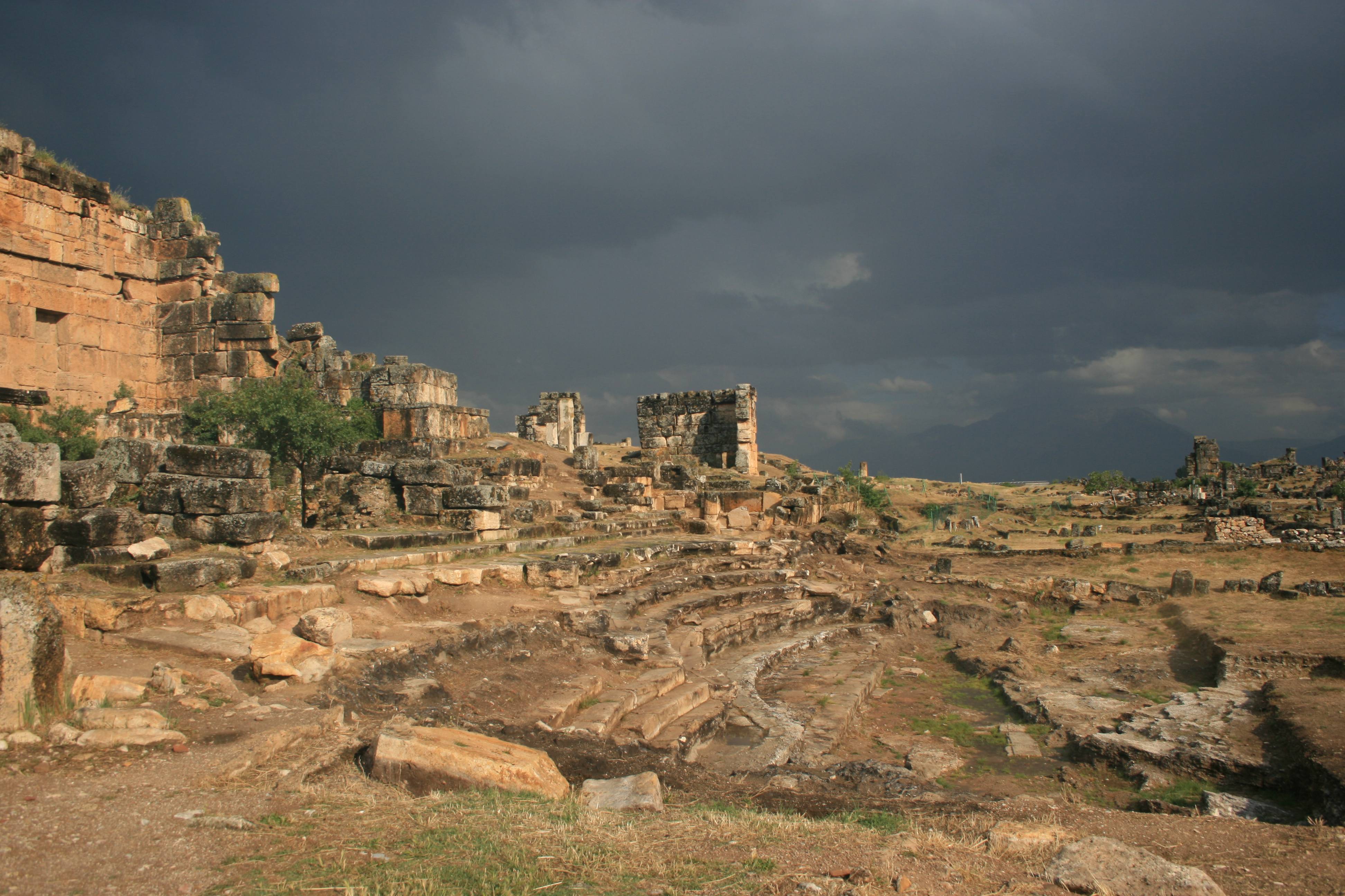 Cổng địa ngục được tìm thấy tại thành phố cổ Hierapolis