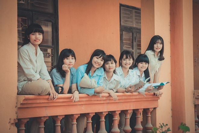 Các nữ sinh Bắc Giang đã khéo léo để từng góc tường, mái tóc hay những chiếc áo đều ăn nhập với nhau