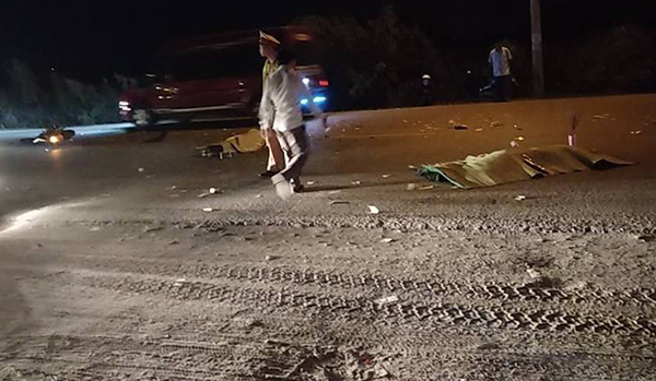 Quảng Ninh: Chạy tốc độ cao, xe máy tông trực diện ô tô khiến 2 người tử vong