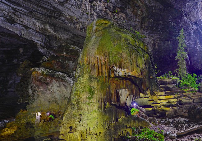 Khám phá hang động Tú Làn đầy bí hiểm ở Quảng Bình