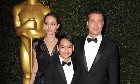 Sự thật về việc Brad Pitt bạo hành con trai gốc Campuchia