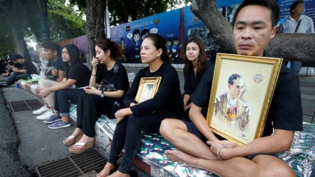 Du khách Thái Lan cần lưu ý điều gì trong dịp quốc tang