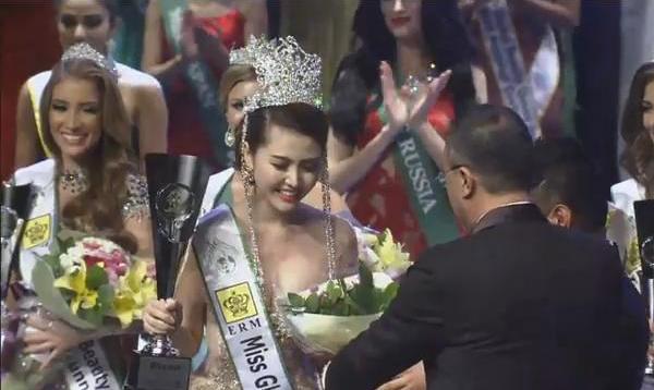 Ngọc Duyên đăng quang Nữ hoàng sắc đẹp toàn cầu 2016
