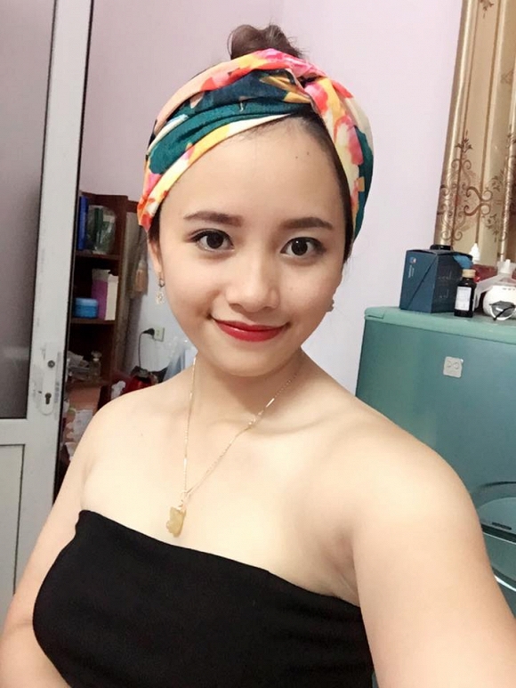 Cận cảnh nhan sắc xinh không kém 'hoa hậu' của vợ tiền đạo Vũ Minh Tuấn