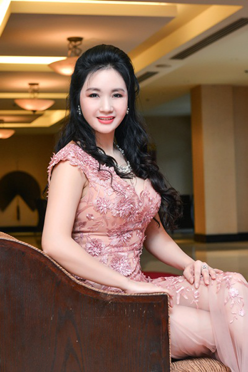 Ngỡ ngàng trước nhan sắc trẻ đẹp của mẹ Hoa hậu, Á hậu Việt Nam