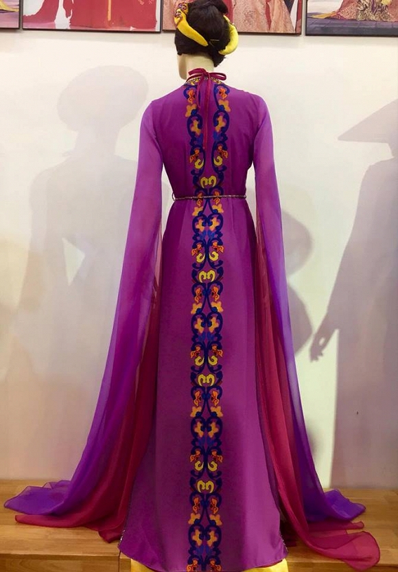 Cận cảnh bộ trang phục dân tộc của Phạm Thùy Linh tại Hoa hậu Du lịch Quốc tế 2016