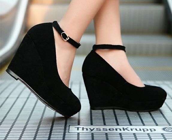 ‘Thực hư’ việc đi giày cao gót gây bệnh khớp chân
