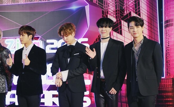 Phạm Hương đẹp tựa nữ thần trên thảm đỏ Zing Music Award 2016 Phạm Hương đẹp tựa nữ thần trên thảm đỏ Zing Music Award 2016