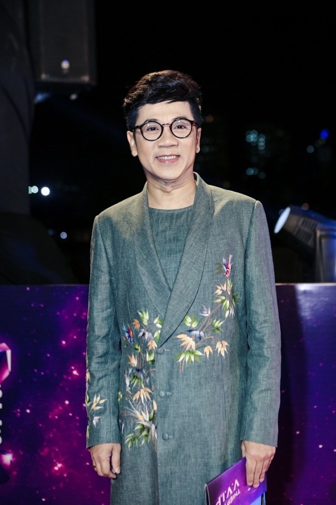 Phạm Hương đẹp tựa nữ thần trên thảm đỏ Zing Music Award 2016