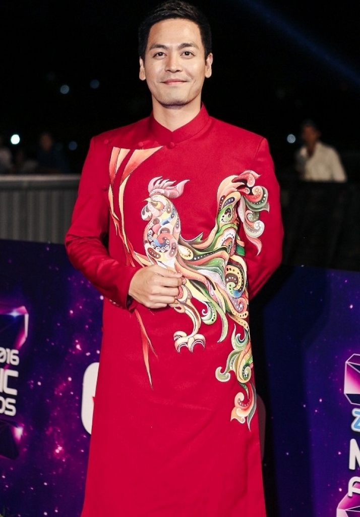 Phạm Hương đẹp tựa nữ thần trên thảm đỏ Zing Music Award 2016