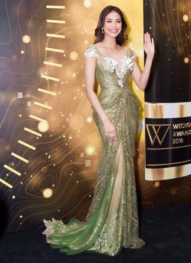 Phạm Hương đẹp tựa nữ thần trên thảm đỏ Gala WeChoice Awards 2016