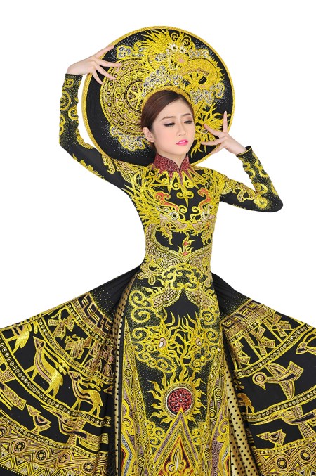 Thùy Dương mang 'Trống đồng Thăng Long' đi thi Hoa hậu Bản sắc toàn cầu