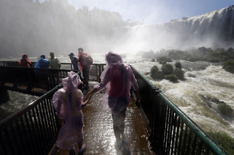 Bản Giốc lọt top những thác nước đẹp nhất thế giới do báo Nga bình chọn