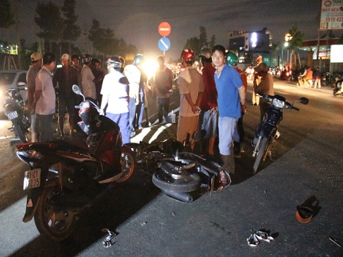Tai nạn giao thông ngày 4/11: Xe máy đấu đầu xe tải, 1 người chết, 2 người nguy kịch