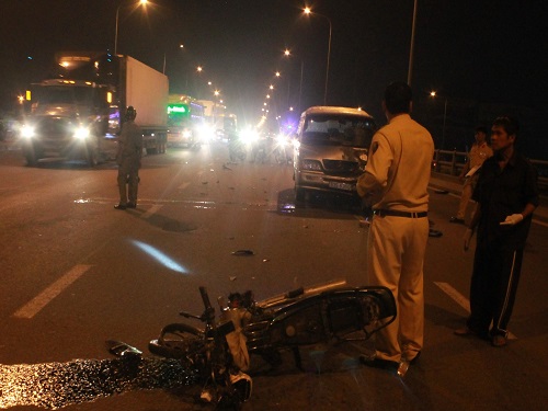 Tai nạn giao thông ngày 13/11: Nam thanh niên văng xa 200m, chết tại chỗ