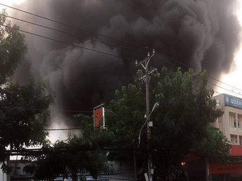 Cháy nổ lớn tại một cây xăng ở TP Hồ Chí Minh