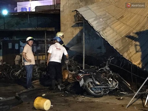 Hiện trường vụ cháy nổ tại một cây xăng ở TP Hồ Chí Minh