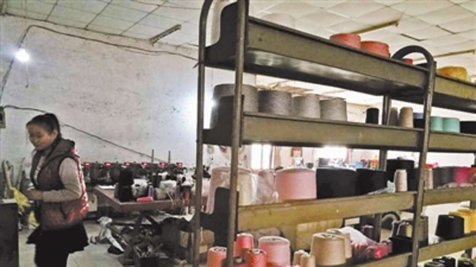 Nhớ bán len sợi online, hàng chục nông dân Trung Quốc đã trở thành triệu phú. Ảnh: SCMP