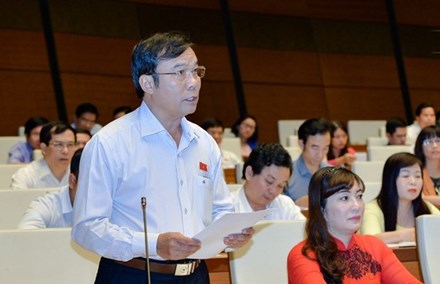  Đại biểu Quốc hội Nguyễn Bá Sơn nói về vụ mua ''đất vàng'' giá thấp rồi bán giá cao. Ảnh: Tiền phong