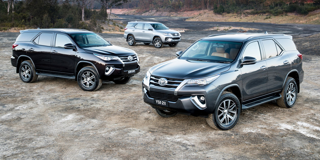 thi-truong-o-to-thang-10-cac-phien-ban-toyota-fortuner-2018-dong-loat-giam-gia-khung