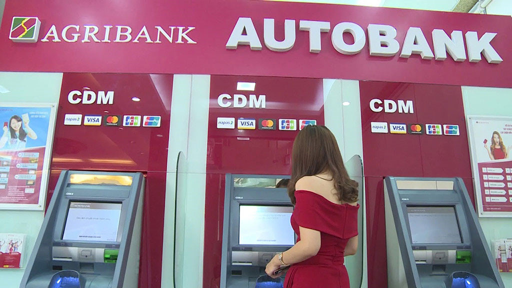 vu-mat-tien-atm-o-agribank-ngan-hang-da-hoan-tra-tien-cho-12-chu-the