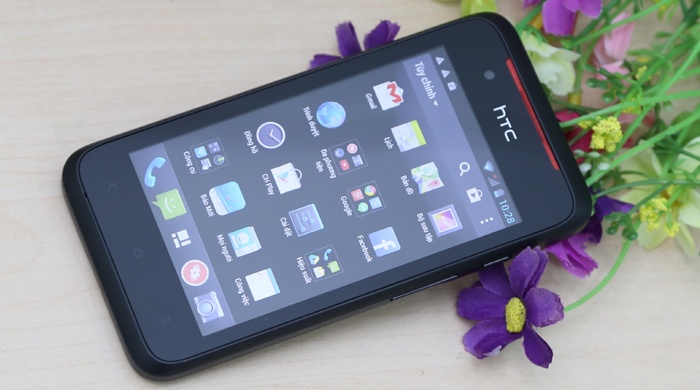 Smartphone giá rẻ HTC Desire 210 sở hữu kiểu dáng nhỏ gọn cùng cấu hình mạnh, phù hợp cho người dùng là sinh viên
